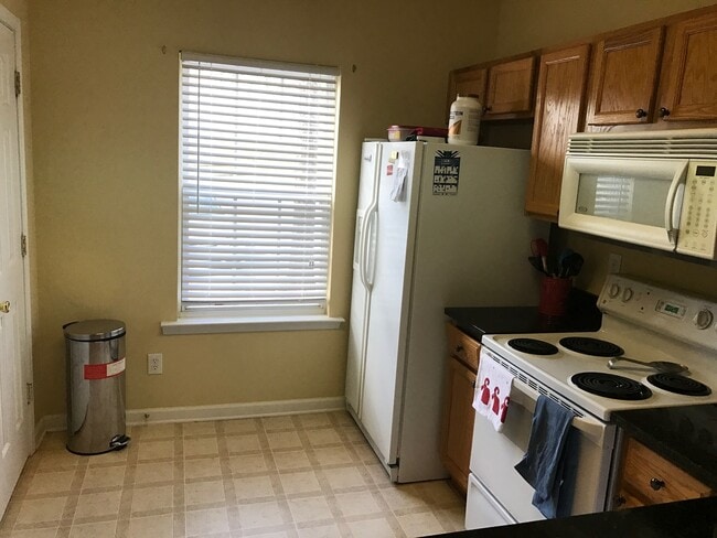 Building Photo - 2224 Winthrop Chase Dr