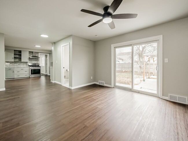 Building Photo - AVAILABLE NOW! Charming 3-Bed Home with Spacious Yard in Van Buren Township