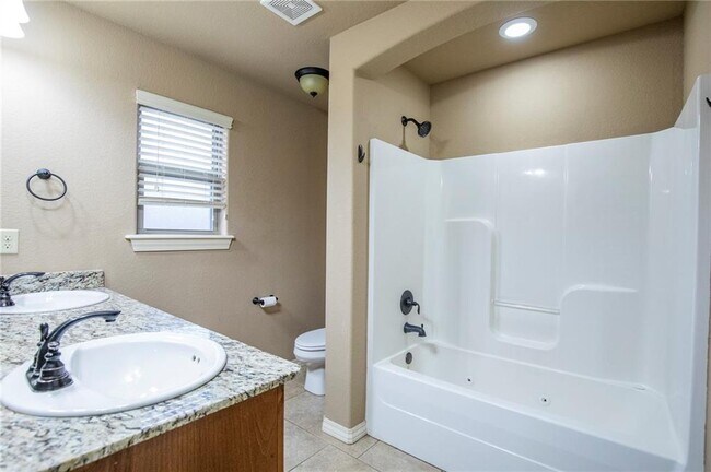 Building Photo - 4312 W Murfield Dr