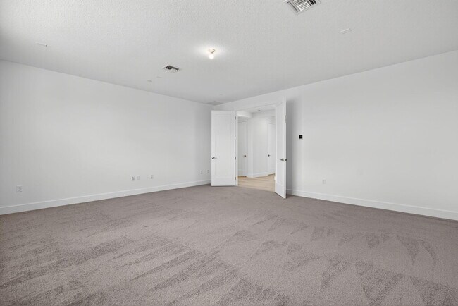 Building Photo - 10026 Skyloft St