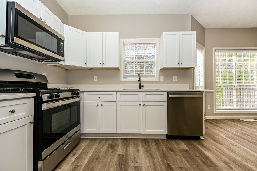 Building Photo - 135 Stratmore Pl