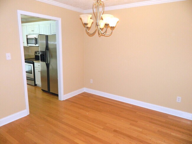 Primary Photo - Townhome for Rent - 905 Bryans Way Groveto...