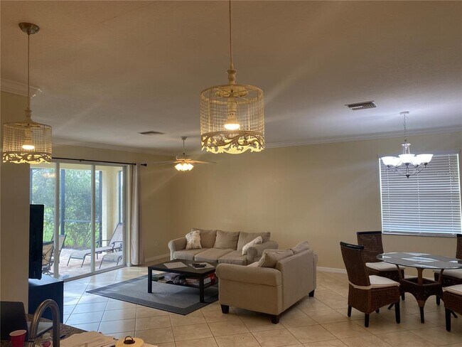 Building Photo - 1866 Mesic Hammock Way