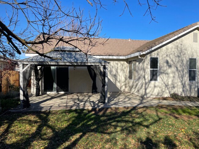 Building Photo - 5200 Fox Trotter Way