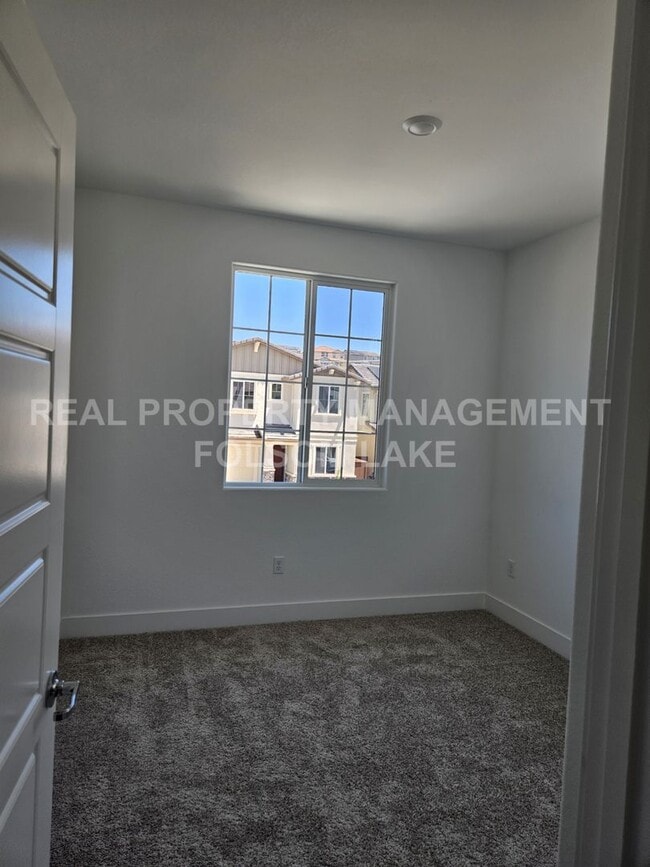 Building Photo - Coming Soon!! 3 Bedroom 2.5 bath corner lo...