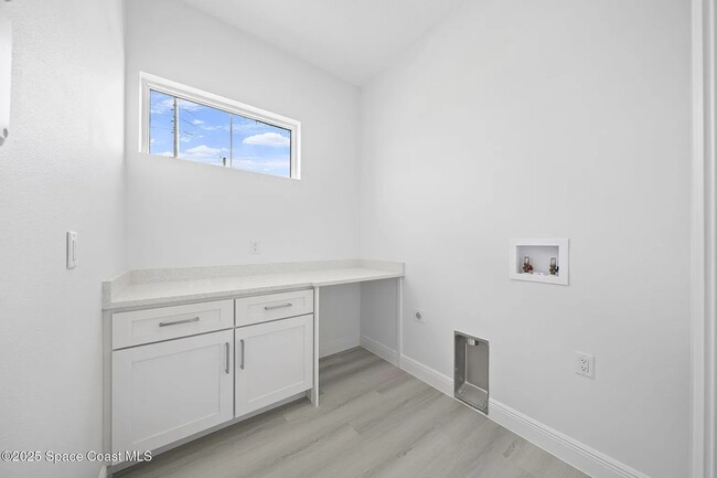 Building Photo - 1330 Windchime Ln