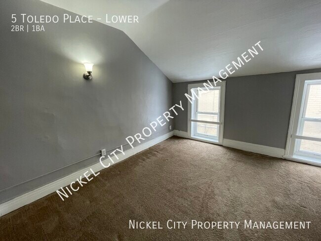 Building Photo - 5 Toledo Pl