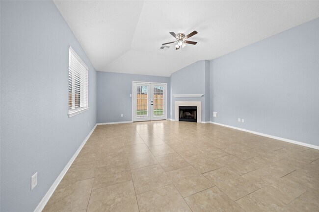 Building Photo - 6627 Greenhouse Rd