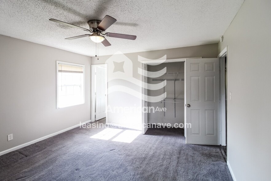 Building Photo - 425 Petunia Ave