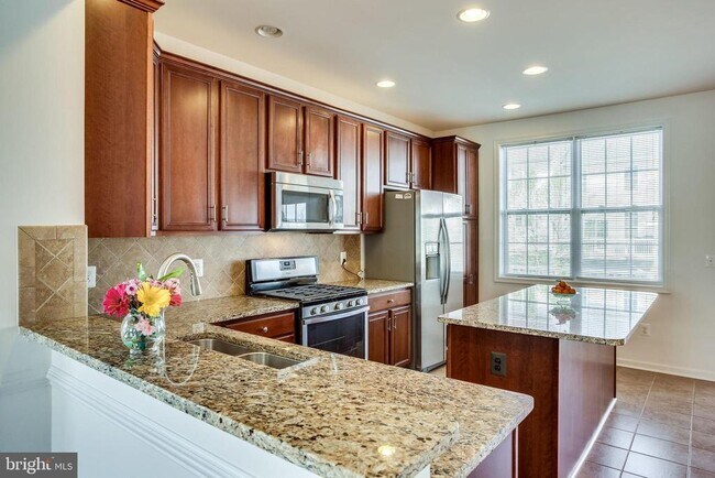 Building Photo - 43190 Whelplehill Terrace
