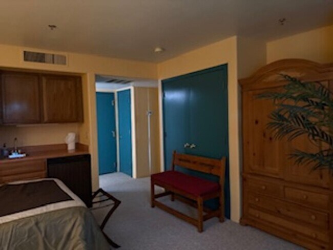 Building Photo - SINGLE LEVEL FURNISHED CASITA IN STARR PASS