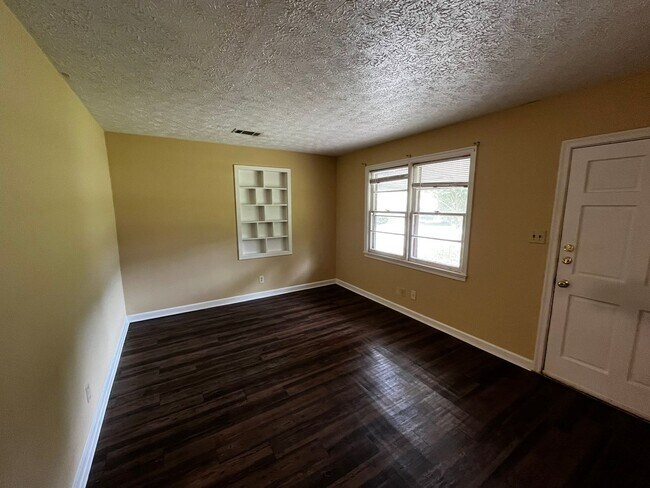 Building Photo - The Ideal Space to Balance Life, Work and ...