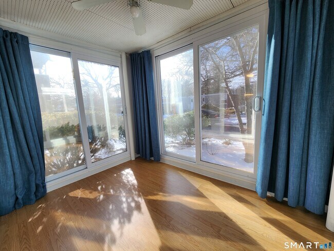 Building Photo - 22 North Lake Dr