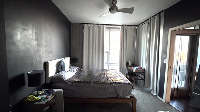 Building Photo - Urban Living with Iconic Views