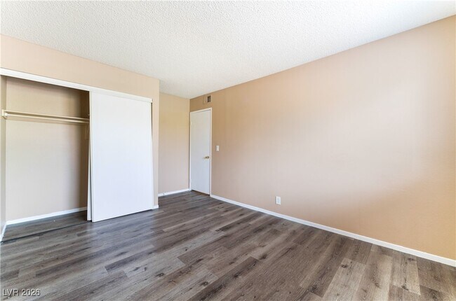 Building Photo - 3151 N Soaring Gulls Dr