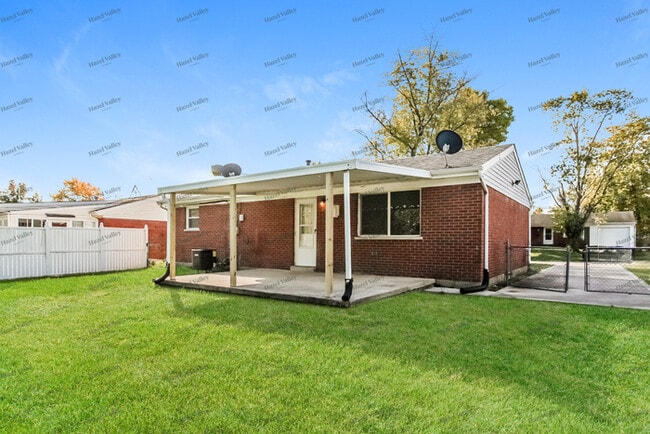 Building Photo - 1934 Windmill Way