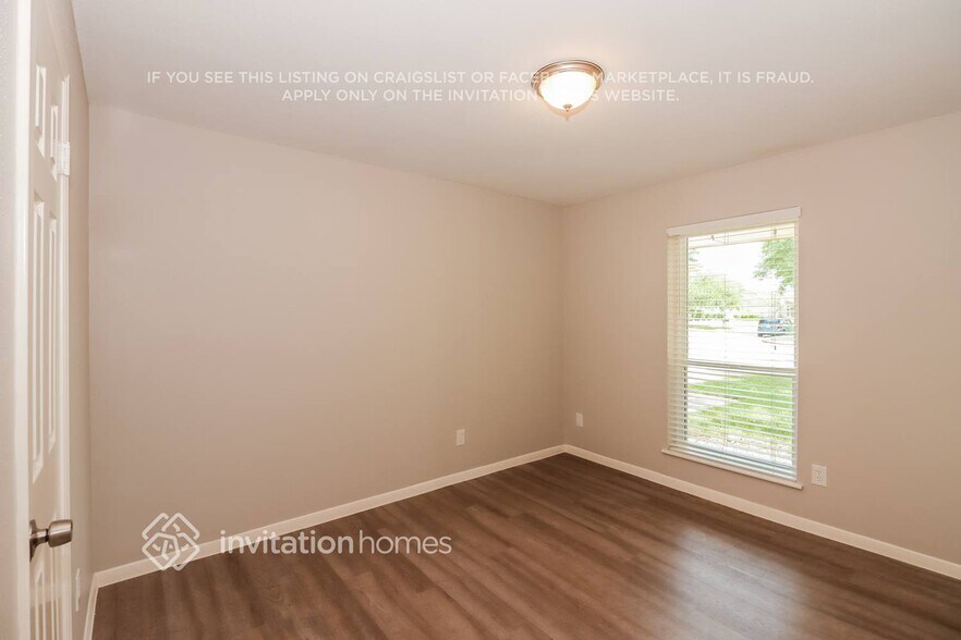 Building Photo - 3002 Mission Valley Dr