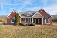 Building Photo - 17888 Mountain Valley Rd