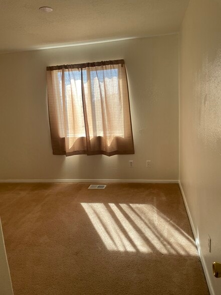 Building Photo - 3353 Marino Dr SE