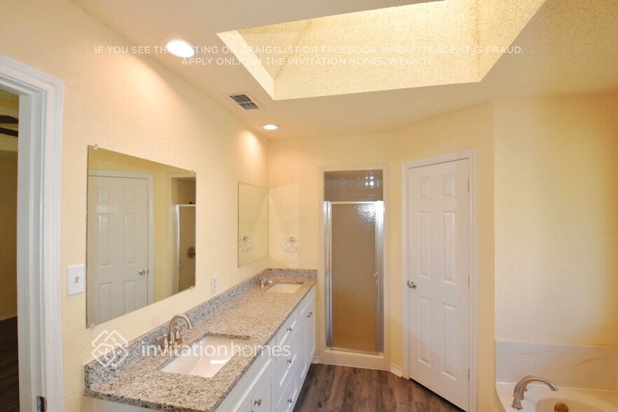 Building Photo - 6885 Hickory Hollow Ln