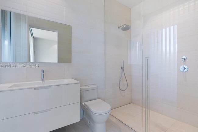 Building Photo - 1051 W 48th St