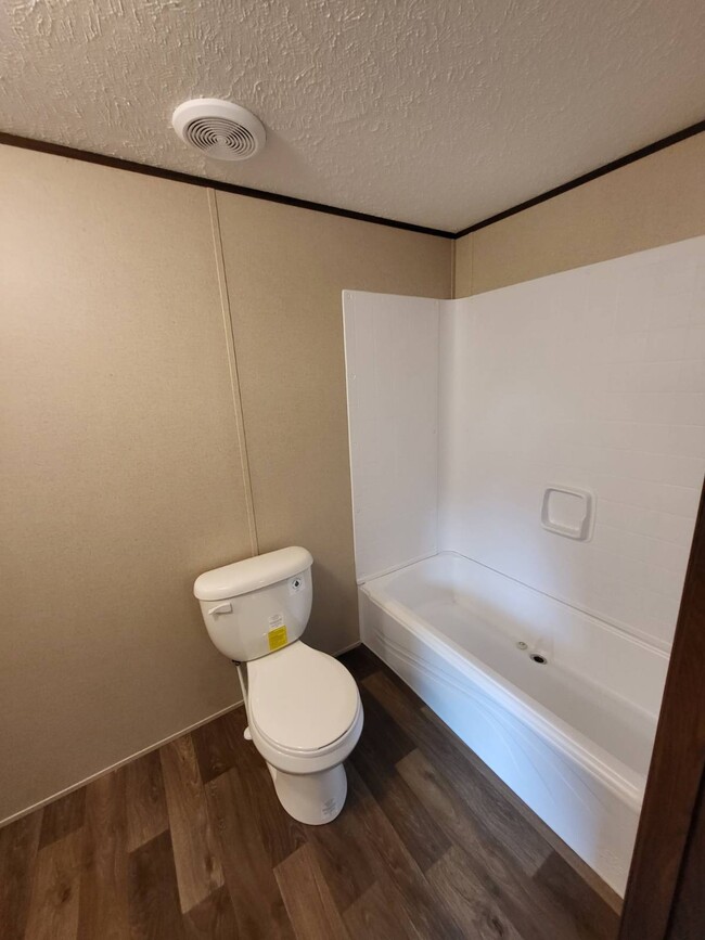 Building Photo - 1901 Switzer Rd