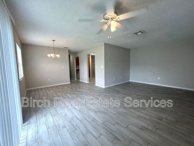 Building Photo - 1844 East Dr