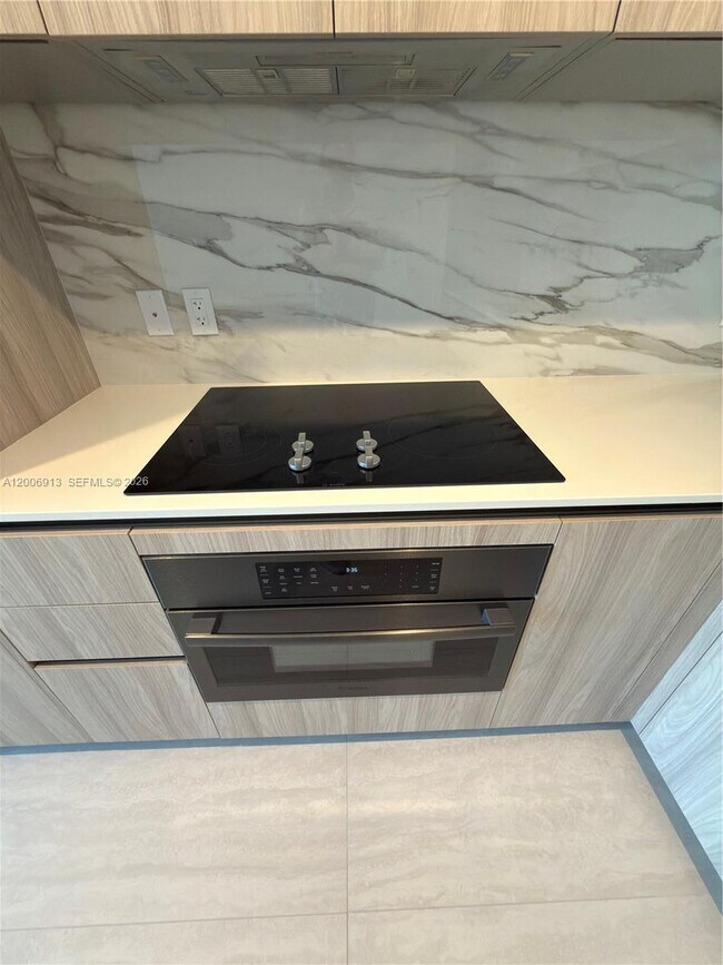 Building Photo - 77 SE 5th St