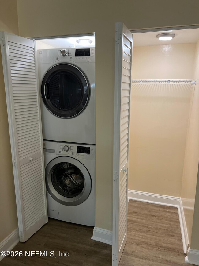 Building Photo - 2705 Riverside Ave