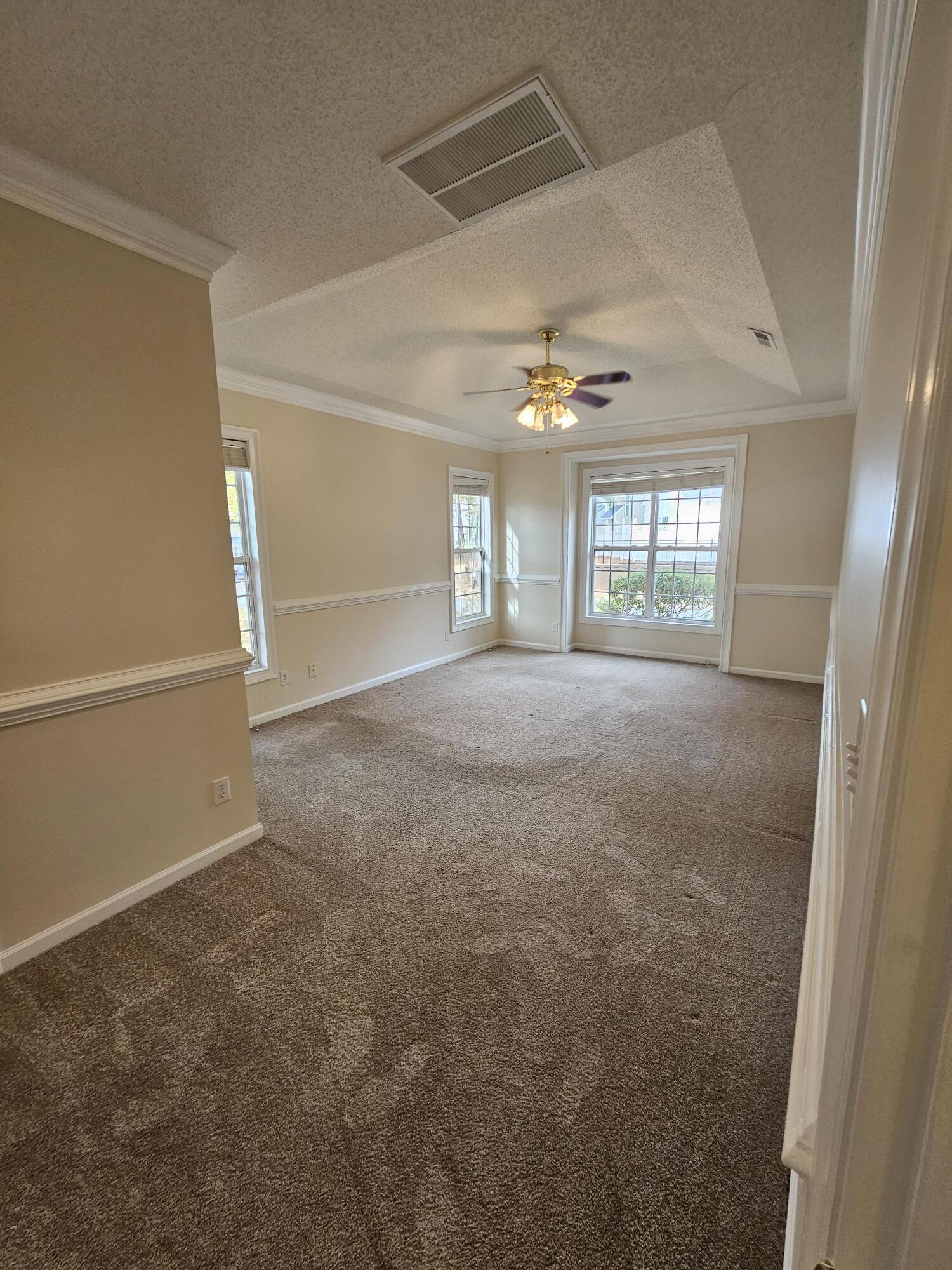 Building Photo - 6607 Earnhardt Dr