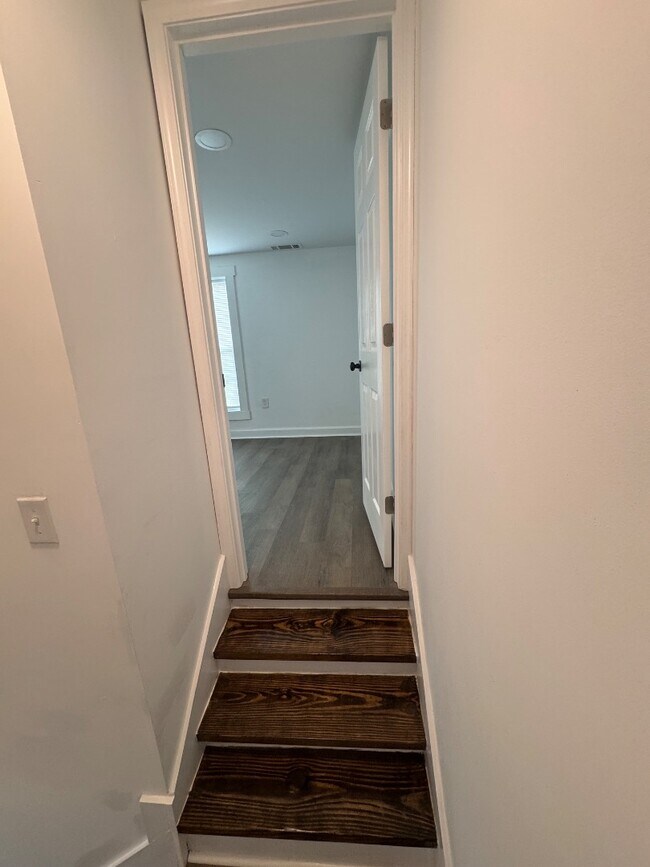 Building Photo - 227 Lewis St