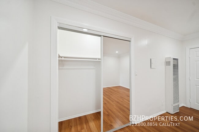 Building Photo - 710 Westmount Dr