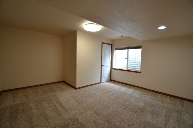 Building Photo - Indigo Ranch 5 Bedroom w/AC!