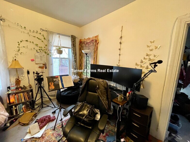 Building Photo - 530 Cambridge St