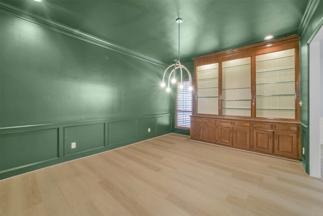 Building Photo - 2423 Nantucket Dr