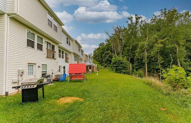 Building Photo - 108 Auburn Dr