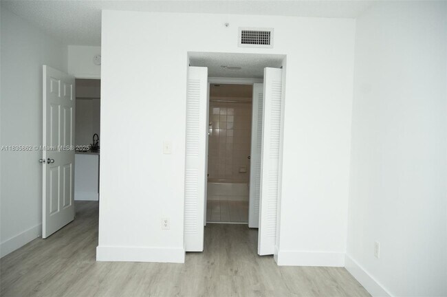 Building Photo - 2600 S University Dr
