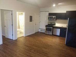 Building Photo - 3550 W Lawrence Ave