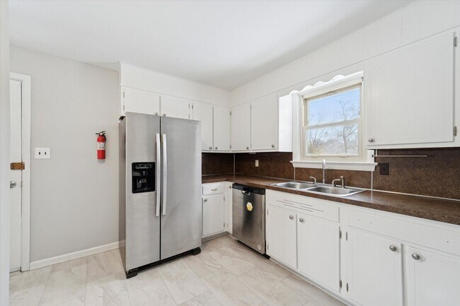 Building Photo - 3 bed 1 Bath Single family home in Valley Township