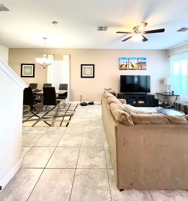 Building Photo - Available Move In 06/01! - Beautiful 3 Bed...