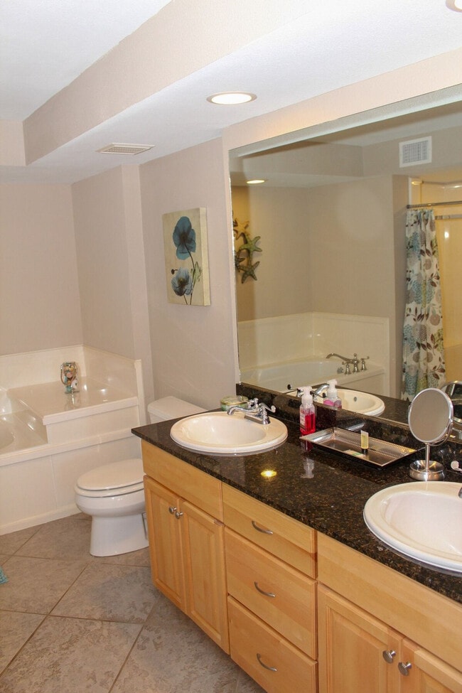 Building Photo - 2046 Beach Blvd