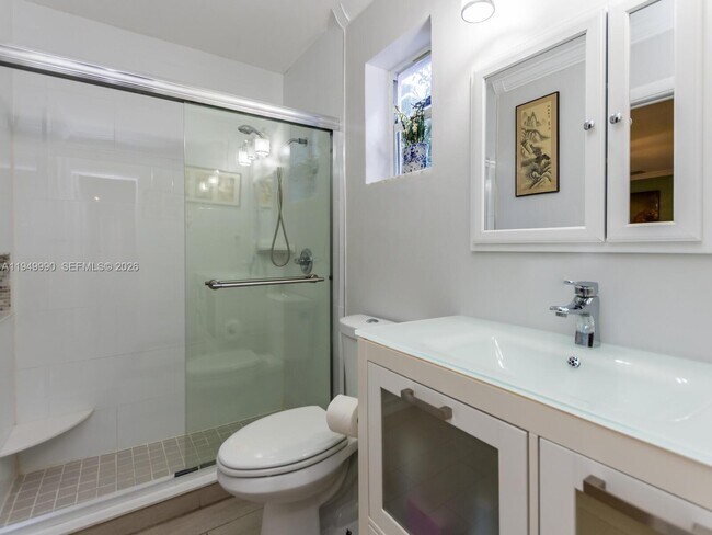 Building Photo - 5524 Garfield St