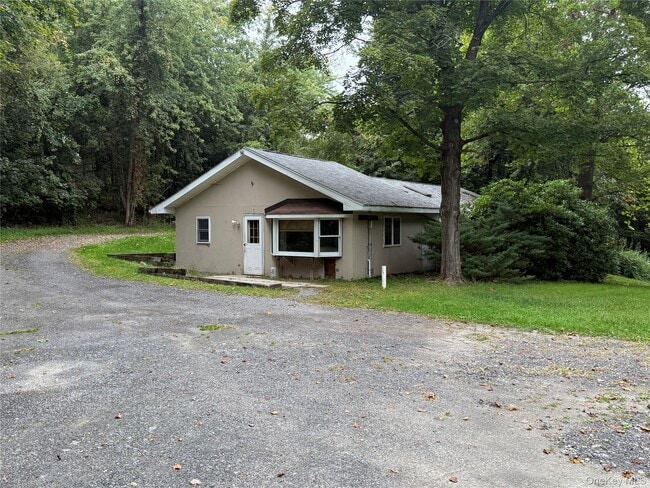 Primary Photo - 7 Tanglewood Park Dr