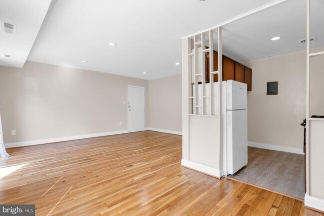 Building Photo - 5410 85th Ave