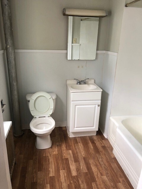 Building Photo - 514 Maple St