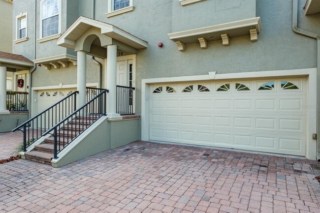 Building Photo - 10220 Bayou Grande