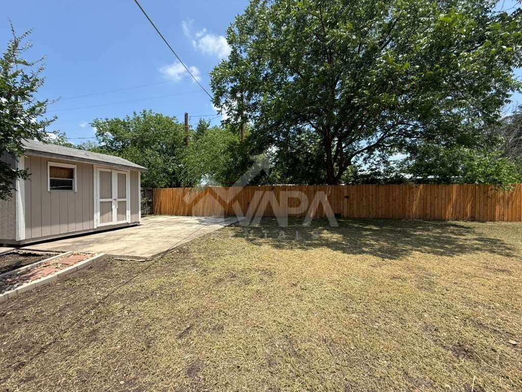 Building Photo - 515 Blakeley Dr