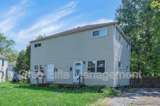 Building Photo - 900 Racine Ave