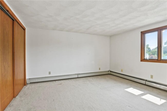 Building Photo - 28 Sandhill Dr