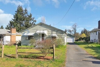 Building Photo - 5526 S Avon St